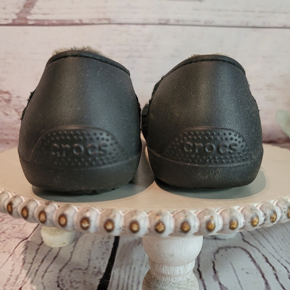 Crocs Mammoth Winter Ballet Flats in black suede. - Picture 8 of 11